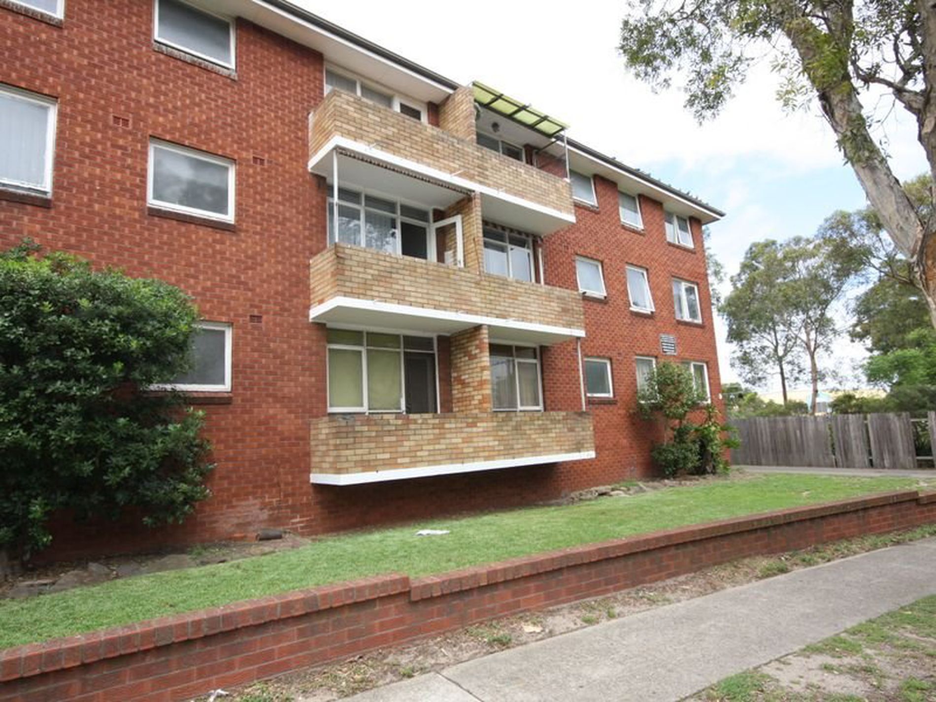17 / 3 Grace Campbell Crescent, Hillsdale