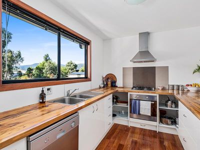 16 Emma Street, Cygnet