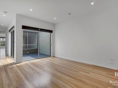 1 / 17 BIRDSWING TERRACE, Melton South