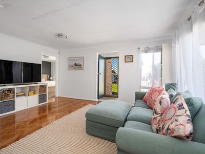 10 Siberia Close, Hannans