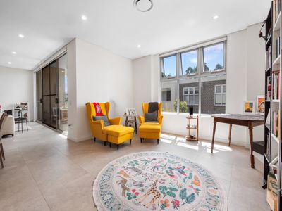 213 / 25 Regent Honeyeater Grove, North Kellyville