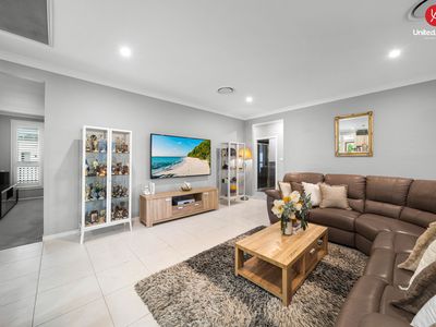 48 Oaklands Circuit, Gregory Hills
