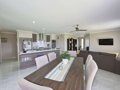 1 Sundew Ct, Woodgate