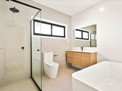 21 Hatter Circuit, Calderwood