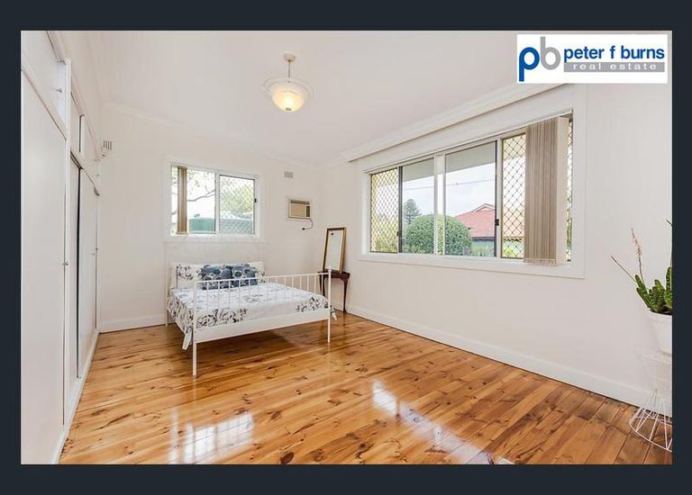 8 Elm Street, Brighton