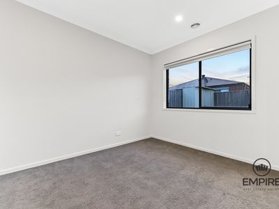 24 Kernot Parade, Clyde