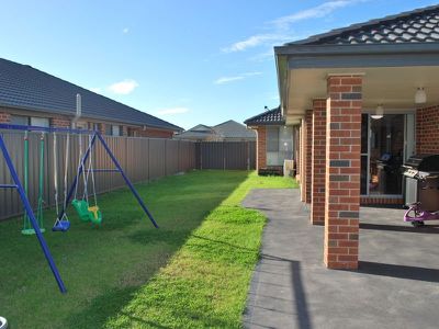 28 Athanlin Avenue, Haywards Bay