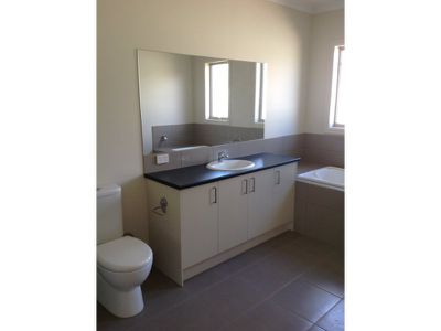 3 / 154 Mathews Road, Lovely Banks