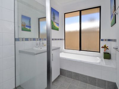 12 Henderson Drive, Kalgoorlie