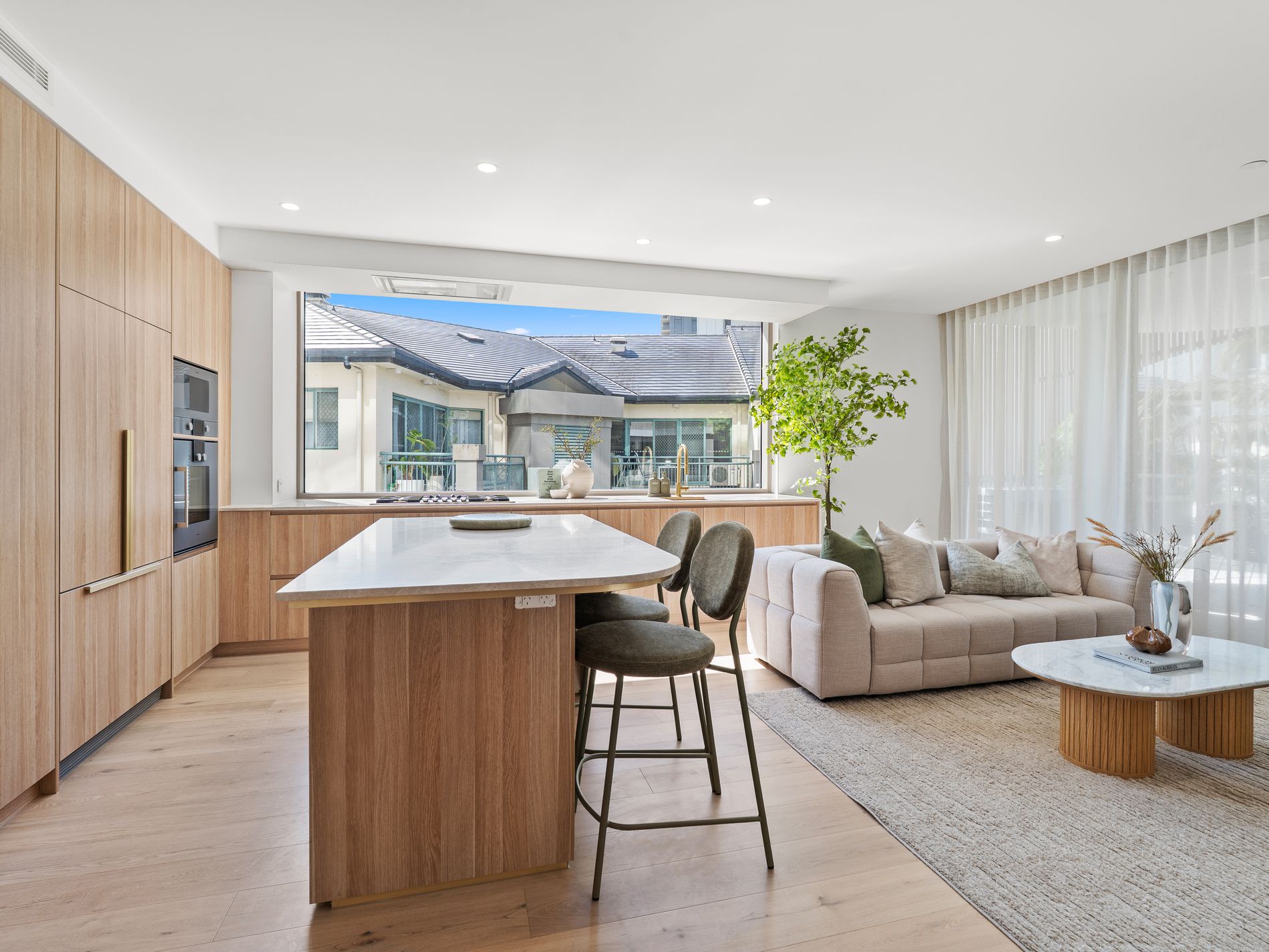 302 / 949 Gold Coast Highway, Palm Beach