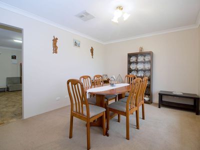 8 Maitland Cl, Cooloongup