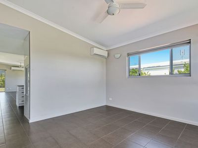 10 Tall Street, Johnston