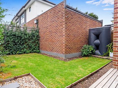 2 / 10 Beaumont Parade, West Footscray