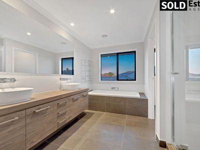 4 Epsom Lane, Cranbourne North