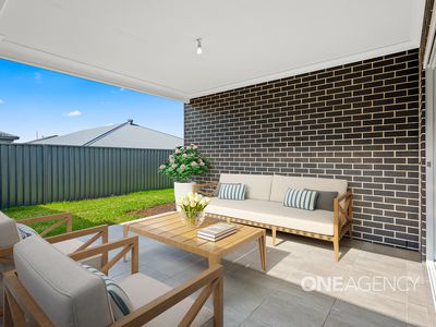3 Bartlett Crescent, Calderwood