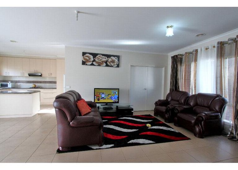 A / 40 Wattle Drive, Doveton