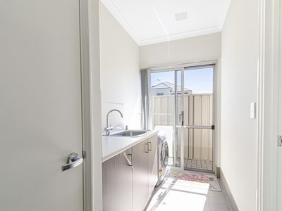 2 / 13 Thomas Way, Kardinya