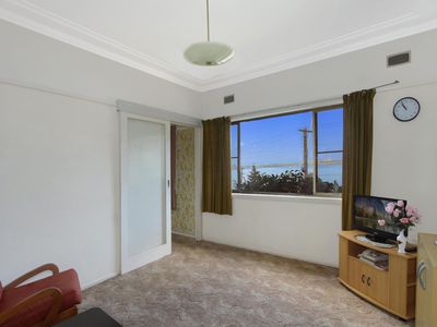 372 Northcliffe Drive, Lake Heights