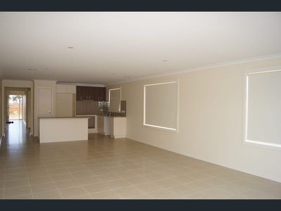 4 Bindley Crescent , Weir Views