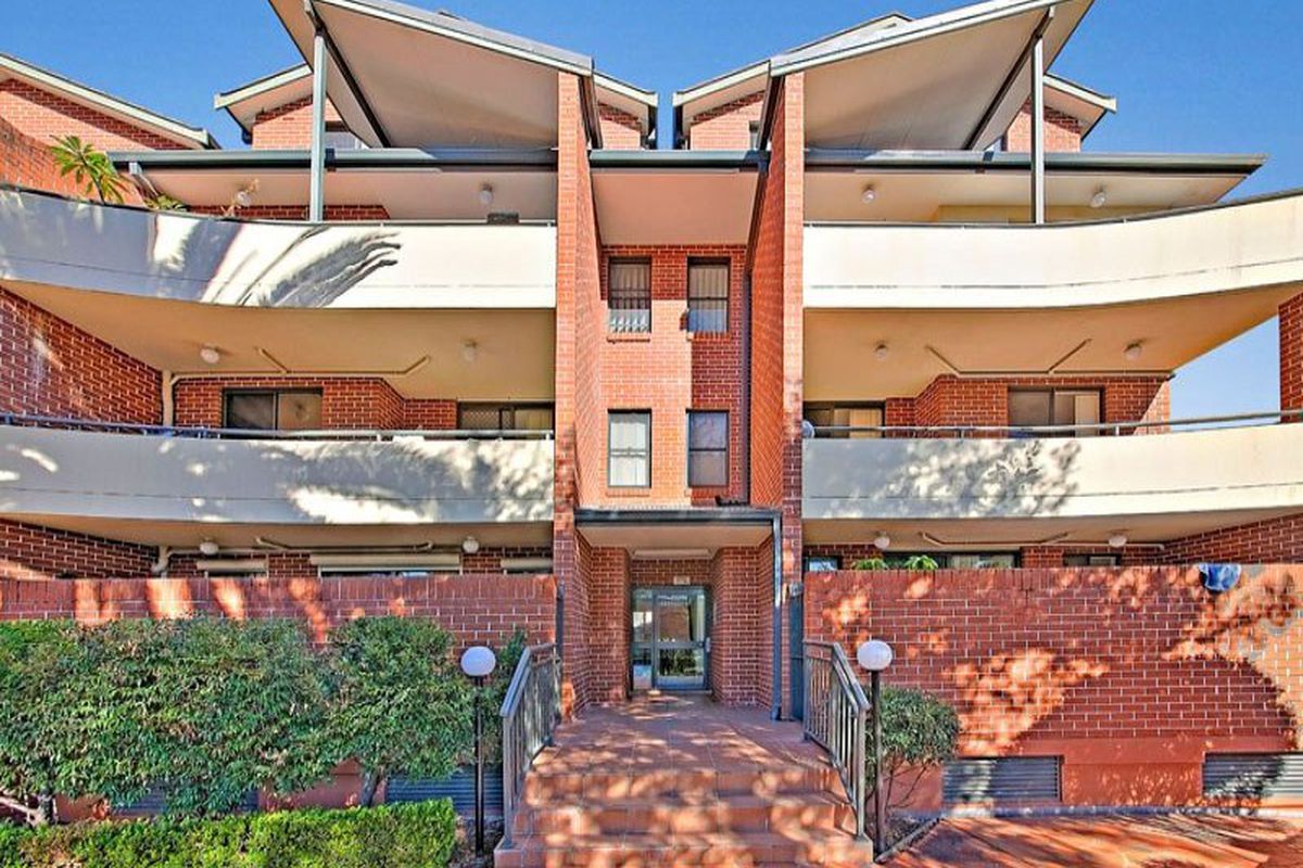 11-13 Crane Street, Homebush West