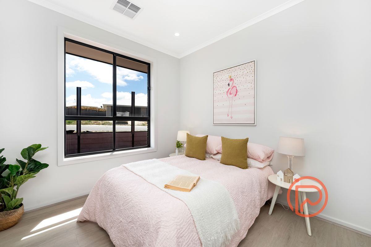 2 MINT DRIVE, Hayborough