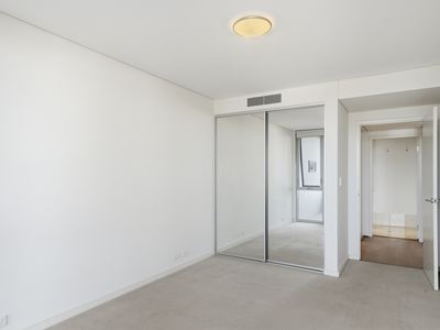 601 / 30 The Circus, Burswood