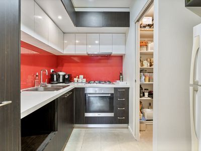 505 / 8 Sutherland Street, Melbourne