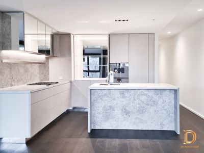 unit 201 / 20 Queens Road, Melbourne