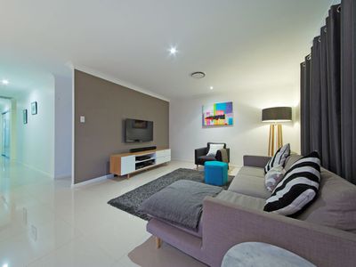 47 Schooner Circuit, Manly West