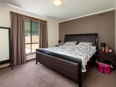 2 / 7 BURNS COURT, Wodonga