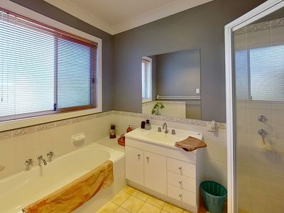 6 Lancaster Park Place, Dubbo