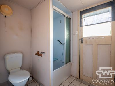 2733 Torrington Road, Torrington