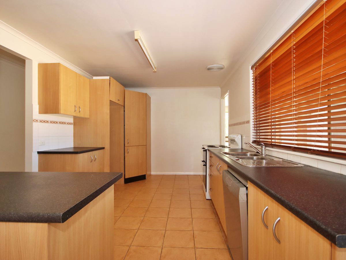 25 Clemenceau Crescent, Tanilba Bay, Tanilba Bay - Thumbnail 7