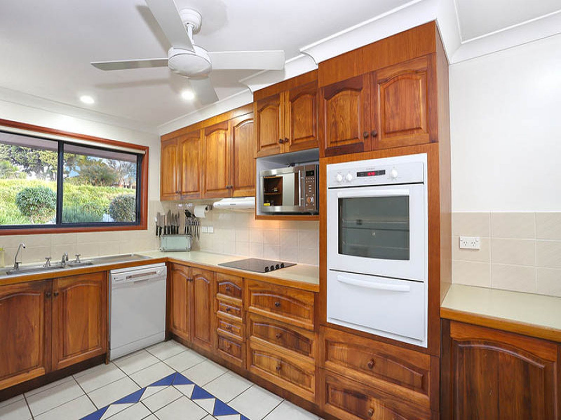 9 Pileena Street, Banora Point