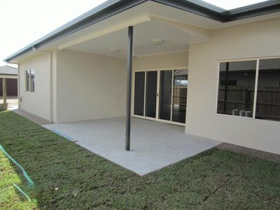 5 Sommerset Drive, Atherton