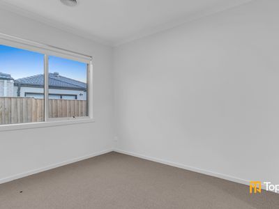 8 Prosecco Street, Wollert