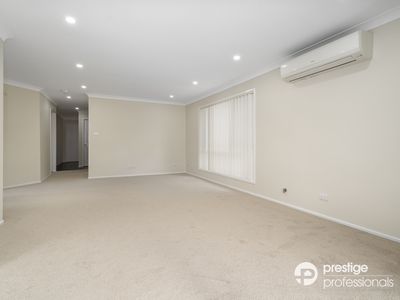 10 Glenrock Court, Wattle Grove