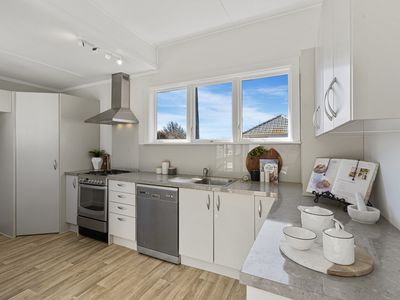 934 Avonside Drive, Avondale