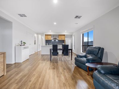 50 Goldfinch Road, Winter Valley