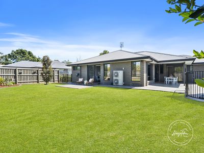 41 Ngungun Crescent, Glass House Mountains