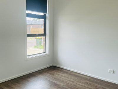 73 Imatra Loop, Tarneit