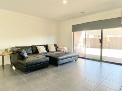 7 Buttermint Crescent, Manor Lakes