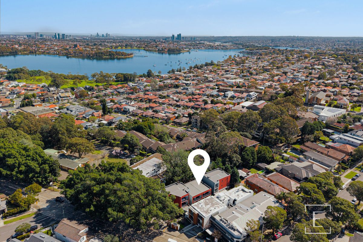 4 / 418 Lyons Road, Five Dock