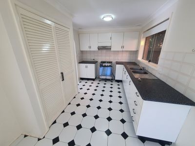 9 Darren Avenue, Kanahooka