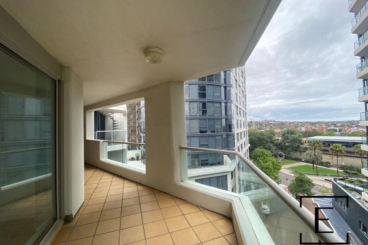 1605 / 12 Glen Street, Milsons Point