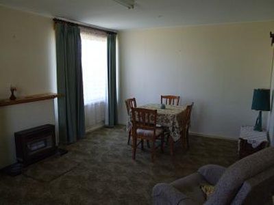 99 Lakeside Avenue , Mount Beauty