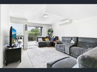10 Grand Pde  , Kawana Island