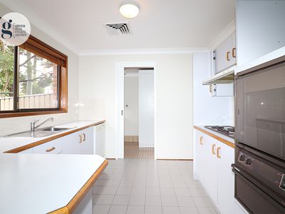 6 / 5 Leamington Road, Dundas