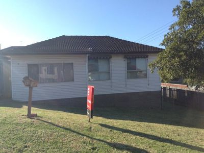 2 / 9 Barbara Avenue, Warrawong