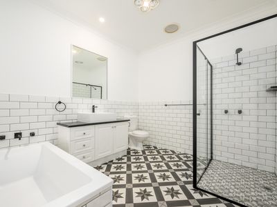 6 GLOUCESTER CRESCENT , Shepparton